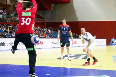 HANDBALL - EHF EC, AUT vs NOR KLAGENFURT,AUSTRIA,13.JUN.19 - HANDBALL - EHF EURO Cup, international match, Länderspiel, Nationalmannschaft Austria vs Norway. Image shows Torbjoern Sittrup Bergerud, Sander Sagosen (NOR) and Robert Weber (AUT). GEPAxpictures xDanielxGoetzhaber