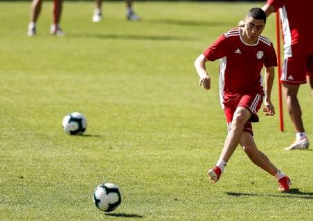 Fußball, Copa America, Nationalteam Paraguay Training Paraguayan soccer team s player Miguel Almiron takes part in a training session at the Army Physical Education Center in Rio de Janeiro, Brazil, 14 June 2019. Paraguay will debut next Sunday against Qatar for Copa America 2019 Group B soccer match. The Copa America starts today with the match between Brazil and Bolivia at the Morumbi stadium in Sao Paulo. Training of the Paraguayan team at the Copa America !ACHTUNG: NUR REDAKTIONELLE NUTZUNG!  Copyright: xAntonioxLacerdax COPAME215 20190614-636961286938296445