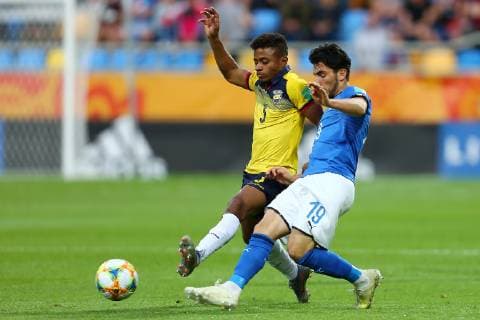 Fußball, U20 WM, Italien - Ecuador 2019.06.14 Gdynia Pilka nozna Mistrzostwa Swiata FIFA U-20 Polska 2019 Wlochy - Ekwador N z Diego Jose Palacios Espinoza Domenico Roberto Alberico Foto Piotr Matusewicz PressFocus 2019.06.14 Gdynia Football FIFA U-20 World Cup Poland 2019 Italy - Ecuador Diego Jose Palacios Espinoza Domenico Roberto Alberico Credit: Piotr Matusewicz PressFocus NEWSPIX.PL --- Newspix.pl  20190614_PF_PM020