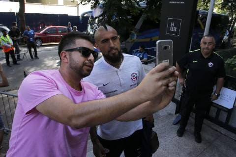 Fußball, Copa America, Nationalteam Chile Pressekonferenz Conferencia de prensa de Arturo Vidal El jugador de la seleccion chilena Arturo Vidal es fotografiado a su arribo al hotel Pullman Villa Olimpica de San Pablo, Brasil. 15 06 2019 Andres Pina Photosport Football, Arturo Vidal press conference, PK, Pressekonferenz Chile s player Arturo Vidal is pictured as he arrives at the Pullman Villa Olimpica hotel in Sao Paulo, Brazil. 15 06 2019 Andres Pina Photosport Conferencia de prensa de Arturo Vidal en San Pablo 
