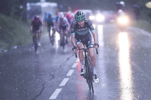 Sport Bilder des Tages Criterium du Dauphine, Emanuel Buchmann auf der 7. Etappe nur knapp geschlagen BUCHMANN Emanuel (GER) of BORA - HANSGROHE during stage 7 of the 71th edition of the Criterium du Dauphine Libere cycling race, a stage of 133 kms between Saint-Genix-les-Villages and Les Sept Laux-Pipay on June 15, 2019 in Les Sept Laux-Pipay, France, 15 06 2019 CYCLISME : Criterium du Dauphine Libere - Etape 7 - Saint-Genix-les-Villages Les Sept Laux-Pipay - 15 06 2019 Photonews Panoramic 