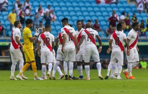 Fußball, Copa America, Venezuela - Peru Venezuela x Peru PORTO ALEGRE, RS - 15.06.2019: VENEZUELA X PERU - Match between Venezuela and Peru, valid for the 2019 Copa America group stage, held this Saturday (15) at the Grêmio Arena in Porto Alegre, RS .. (Photo: Raul Pereira Fotoarena) x1748162x  RaulxPereira