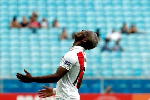 Fußball, Copa America, Venezuela - Peru Peruvian soccer player Luis Advincula reacts during the Copa America 2019 Group A soccer match between Venezuela and Peru, at Arena do Gremio Stadium in Porto Alegre, Brazil, 15 June 2019. Venezuela vs. Peru !ACHTUNG: NUR REDAKTIONELLE NUTZUNG!  Copyright: xJosexMendezx SCA0231 20190615-636962316655465311