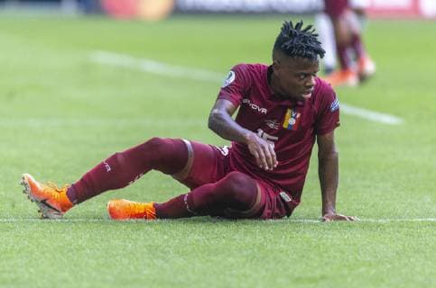 Fußball, Copa America, Venezuela - Peru Venezuela x Peru PORTO ALEGRE, RS - 15.06.2019: VENEZUELA X PERU - Jhon Murillo is bidding during a match between Venezuela and Peru, valid for the 2019 Copa America group stage, held this Saturday (15) at the Grêmio Arena in Porto Alegre, RS. (Photo: Raul Pereira Fotoarena) x1748207x  RaulxPereira