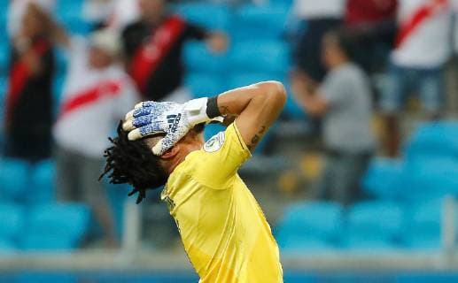 Fußball, Copa America, Venezuela - Peru Peruvian goalkeeper Pedro Gallese reacts upon a referee s decision to void a goal to Peru during the Copa America 2019 Group A soccer match between Venezuela and Peru, at Arena do Gremio Stadium in Porto Alegre, Brazil, 15 June 2019. Venezuela vs. Peru !ACHTUNG: NUR REDAKTIONELLE NUTZUNG!  Copyright: xJosexMendezx SCA0269 20190615-636962349427700164