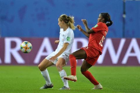 Nichelle Prince (canada) vs Rebekah Stott (nlle zelande) FOOTBALL : Canada vs Nouvelle Zelande - Coupe du monde de Football Feminin Groupe E - 15 06 2019 FredericChambert Panoramic 