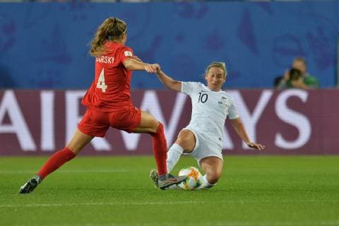 Shelina Zadorsky (canada) vs Annalie Longo (nlle zelande) FOOTBALL : Canada vs Nouvelle Zelande - Coupe du monde de Football Feminin Groupe E - 15 06 2019 FredericChambert Panoramic 