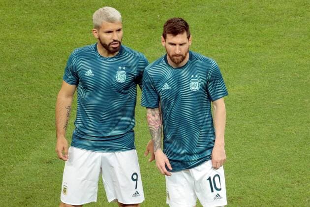 Argentinian Lionel Messi (R) and Sergio Aguero (L) warm up before the Copa America 2019 Group B soccer match between Argentina and Colombia, at Arena Fonte Nova Stadium in Salvador, Brazil, 15 June 2019. Argentina vs. Colombia !ACHTUNG: NUR REDAKTIONELLE NUTZUNG!  Copyright: xJoedsonxAlvesx SCA039 20190615-636962395807851356