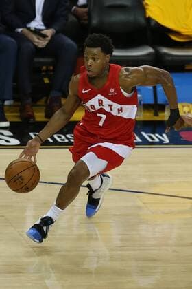 OAKLAND, CA - JUNE 13: Kyle Lowry of the Toronto Raptors drives to the basket during Toronto s 114-110 win over the Golden State Warriors in Game 6 of the 2019 NBA, Basketball Herren, USA Finals on June 13, 2019, at Oracle Arena in Oakland, CA. (Photo by Daniel Gluskoter Icon Sportswire) NBA: JUN 13 Finals Game 6 - Raptors at Warriors Icon4642041