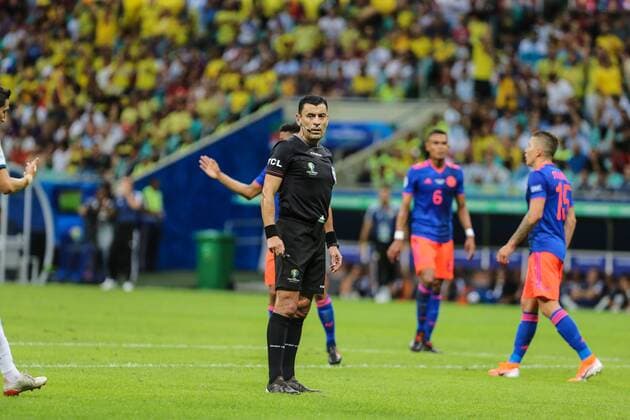 June 15, 2019 - Brazil - BA - COPA AMERICA ARGENTINA X COLOMBIA - ESPORTES - oÂrbitro: Roberto Tobar (Chile). durante partida valida pelo Grupo B da Copa America 2019, na Arena Fonte Nova, em Salvador, neste sabado (15). Foto: AGB Copa America ARG X COL - ZUMAb158 20190615_zap_b158_001 Copyright: xGeraldoxBubniakx
