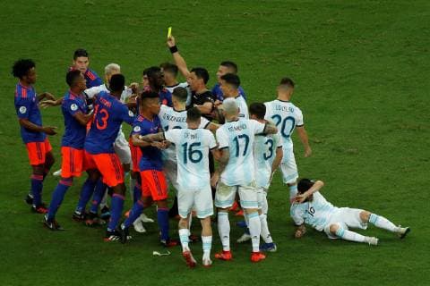 Argentinian players argue with Colombian players during the Copa America 2019 Group B soccer match between Argentina and Colombia, at Arena Fonte Nova Stadium in Salvador, Brazil, 15 June 2019. Argentina vs. Colombia !ACHTUNG: NUR REDAKTIONELLE NUTZUNG!  Copyright: xJoedsonxAlvesx SCA0366 20190616-636962458691926174