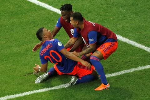 Colombian Roger Martinez (L) celebrates after scoring during the Copa America 2019 Group B soccer match between Argentina and Colombia, at Arena Fonte Nova Stadium in Salvador, Brazil, 15 June 2019. Argentina vs. Colombia !ACHTUNG: NUR REDAKTIONELLE NUTZUNG!  Copyright: xJoedsonxAlvesx SCA0378 20190616-636962467584562803