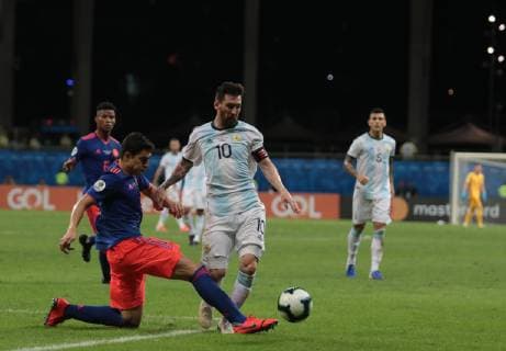 Argentina vs Colombia SALVADOR, BA - 15.06.2019: ARGENTINA VS COLOMBIA - Lionel Messi, during a match between Argentina and Colombia, valid for the group stage of the Copa America 2019, held this Saturday (15) at the Arena Fonte Nova in Salvador, Bahia, Brazil. (Photo: Tiago Caldas Fotoarena) x1748426x  TiagoxCaldas