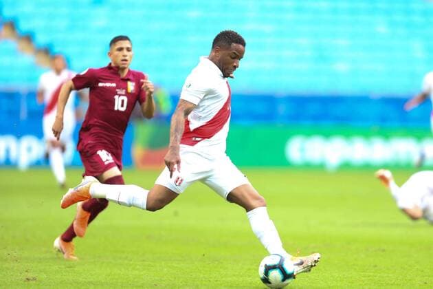 June 15, 2019 - %G - PORTO ALEGRE, RS, 15.06.2019: Venezuela e Peru realizam partida valida pela primeira fase da Conmebol Copa America Brasil 2019, na tarde deste sabado (14), na Arena do GroÂªmio, em Porto Alegre, Rio Grande do Sul, Brasil.J. FarfanFoto: Marcelo Oliveira VENEZUELA X PERU JOGO DA PRIMEIRA FASE DA COPA AMERICA 2019 - ZUMAa187 20190615_zsa_a187_038 Copyright: xMarceloxOliveira AmxPressx&xImagx