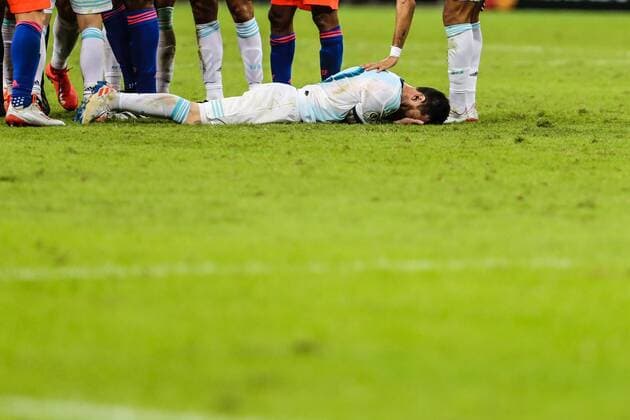 June 15, 2019 - Brazil - BA - COPA AMERICA ARGENTINA X COLOMBIA - ESPORTES - , da Argentina, em lance com da ColoÂ mbia durante partida valida pelo Grupo B da Copa America 2019, na Arena Fonte Nova, em Salvador, neste sabado (15). Foto: AGB Copa America ARG X COL - ZUMAb158 20190615_zap_b158_054 Copyright: xGeraldoxBubniakx