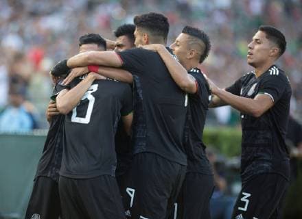 Mexican players celebrate after scoring against Cuba, during the first half of their Concacaf Gold Cup game at the Rose Bowl in Pasadena, California on Saturday 15 June 2019. Mexico - Cuba !ACHTUNG: NUR REDAKTIONELLE NUTZUNG!  Copyright: xARMANDOxARORIZOx AME3876 20190616-636962604035995925