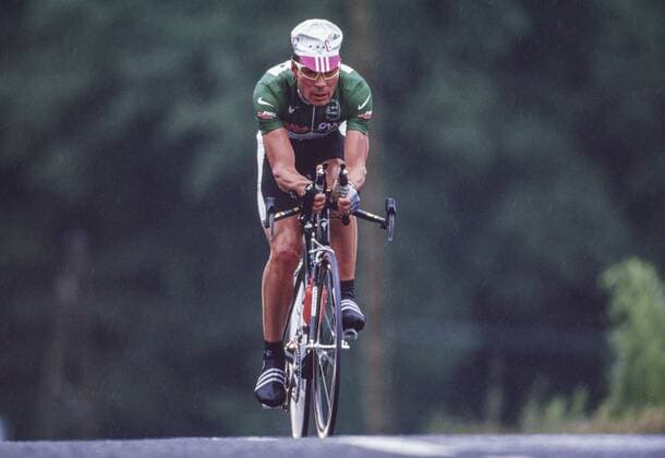 Erik Zabel born 07 07 1970 is a former German professional cyclist he was a specialist for day races and sprints he could win 6 times the green trickot photo 2001 for the best points in the Tour de France 2013 he made a doping confession he confessed from 1996 to 2003 with EPO own blood cortisone to have been treated