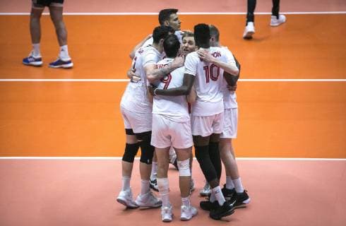 (190616) -- URMIA, June 16, 2019 -- Players of Canada celebrate scoring during the FIVB Volleyball Nations League match between Canada and Poland in Urmia, Iran, June 16, 2019. Poland won 3-1. ) (SP)IRAN-URMIA-FIVB VOLLEYBALL LEAGUE-POLAND VS CANADA AhmadxHalabisaz 
