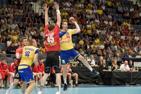 Austria s Daniel Dicker 45 tries to block a shot from Sweden s Kim Andersson during the EHF Euro Cup handball match between Sweden and Austria at Hovet arena in Stockholm, Sweden, on June 16, 2019 STOCKHOLM SWEDEN HANDBALL x10070x,  Copyright: xJessicaxGow TTx HANDBALL EURO CUP SWEDEN-AUSTRIA