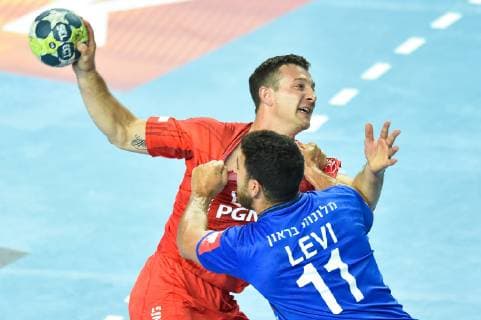 Handball, EM Quali, Polen - Israel 2019.06.16 Plock Pilka reczna Kwalifikacje do Mistrzostw Europy 2020 Polska - Izrael N z Przemyslaw Krajewski Niv Levy Foto Lukasz Laskowski PressFocus 2019.06.16 Plock Handball 2020 Men s European Championship, EM, Europameisterschaft Qualifiers Poland v Israel Przemyslaw Krajewski Niv Levy Credit: Lukasz Laskowski PressFocus NEWSPIX.PL --- Newspix.pl  20190616LUK_073