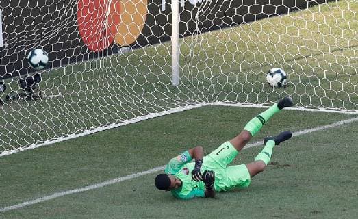 Qatar s Saad Al Sheeb receives a penalty goal during the Copa America 2019 Group B soccer match between Paraguay and Qatar, at Maracana Stadium in Rio de Janeiro, Brazil, 16 June 2019. Paraguay vs. Qatar !ACHTUNG: NUR REDAKTIONELLE NUTZUNG!  Copyright: xJulioxCesarxGuimaraesx SCA0427 20190616-636963173146671980