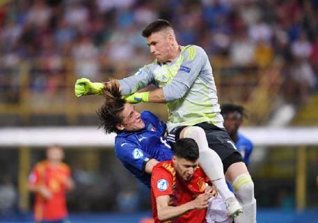 FOOTBALL UEFA U21 EUROPEAN CHAMPIONSHIP 2019 in Italy Italy Spain 16 06 2019 Collision goalkeeper Unai Simon re, Spain against Aaron Martin bottom center, Spain and Nicole Zaniolo li, Italy