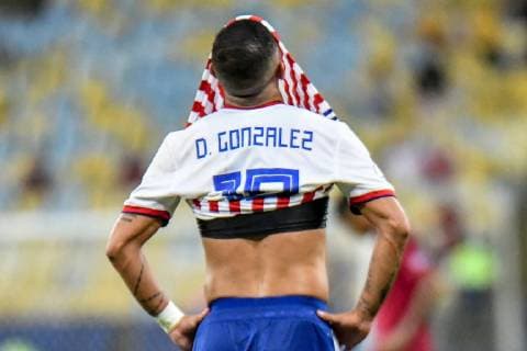 Sport Bilder des Tages Paraguay vs Qatar RIO DE JANEIRO, RJ - 16.06.2019: PARAGUAY VS QATAR - Derlis Gonzalez regrets a draw during a match between Paraguay and Qatar, valid for the group stage of the Copa America 2019, held this Sunday (16) at the Maracanã Stadium in Rio de Janeiro, RJ. (Photo: Nayra Halm Fotoarena) x1748731x  NayraxHalm