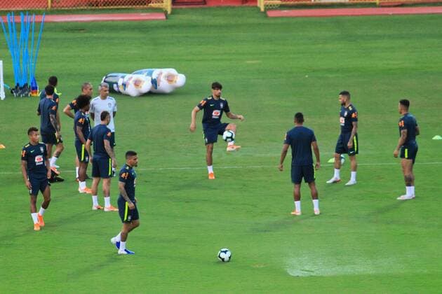 Treino da Selecao Brasileira em Salvador SALVADOR, BA - 16.06.2019: TREINO DA SELEcaO BRASILEIRA EM SALVADOR - Movement of players during the training of the Brazilian Team at the Manuel Barradas Stadium (Barradão), in Salvador, Bahia. The squad faces Venezuela next Tuesday, 18, in the second match of the Copa America 2019. (Photo: Mauro Akiin Nassor Fotoarena) x1748804x  MauroxAkiinxNassor