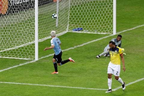 Uruguayan Nicolas Lodeiro (L) celebrates after scoring the 1-0 lead during the Copa America 2019 Group C soccer match between Uruguay and Ecuador, at Mineirao Stadium in Bello Horizonte, Brazil, 16 June 2019. Uruguay vs. Ecuador !ACHTUNG: NUR REDAKTIONELLE NUTZUNG!  Copyright: xPauloxFonsecax SCA0519 20190617-636963273957701631