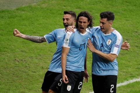 Uruguayan Edinson Cavani (C) celebrates with his teammates Matías Vecino (L) and Jose Maria Gimenez (R) after scoring the 2-0 lead during the Copa America 2019 Group C soccer match between Uruguay and Ecuador, at Mineirao Stadium in Bello Horizonte, Brazil, 16 June 2019. Uruguay vs. Ecuador !ACHTUNG: NUR REDAKTIONELLE NUTZUNG!  Copyright: xPauloxFonsecax SCA0550 20190617-636963292478916682