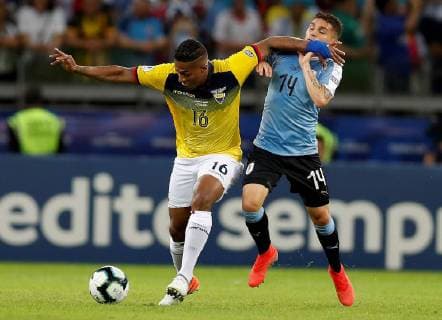 Uruguayan Lucas Torreira (R) vies for the ball with Ecuadorian Antonio Valencia (L) during the Copa America 2019 Group C soccer match between Uruguay and Ecuador, at Mineirao Stadium in Bello Horizonte, Brazil, 16 June 2019. Uruguay vs. Ecuador !ACHTUNG: NUR REDAKTIONELLE NUTZUNG!  Copyright: xJuanxIgnacioxRoncoronix SCA0590 20190617-636963342626655137