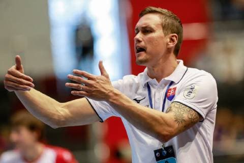 June 16, 2019 - Saint Petersburg, Russia - Slovakia head coach Peter Kukucka gestures during 2020 Men s European Championship, EM, Europameisterschaft Qualifiers match between Russia and Slovakia on June 16, 2019 at Sibur Arena in Saint Petersburg, Russia. Russia v Slovakia - 2020 Men s EHF Euro Qualifiers  - ZUMAn230 20190616_zaa_n230_912 Copyright: xMikexKireevx
