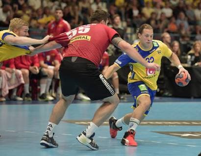 STOCKHOLM 20190616 Swedens Mattias Zachrisson with the ball during Sundays handball match in EHF Euro Cup between Sweden and Austria on Hovet STOCKHOLM SWEDEN x10070x,  Copyright: xJessicaxGow TTx EURO CUP SVERIGE-ÖSTERRIKE