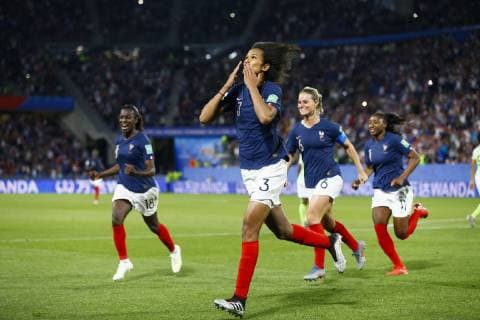 Fußball, Damen WM, Nigeria - Frankreich Joie Wendie Renard (France) apres son penalty marque FOOTBALL : Coupe du Monde Feminine - Groupe A - Nigeria v France - 17 06 2019 GwendolineLeGoff Panoramic 