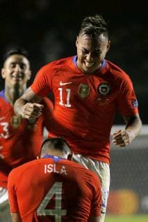 Fußball, Copa America, Japan - Chile Futbol, Japon vs Chile Copa America 2019 El jugador de la seleccion chilena Eduardo Vargas, celebra su gol contra Japon durante el partido del grupo C de la Copa America disputado en el estadio Morumbi de San Pablo, Brasil. 17 06 2019 Andres Pina Photosport Football, Japan vs Chile Copa America Championship 2019 Chile s player Eduardo Vargas, celebrates after scoring against Japan during the group C match of the Copa America Championship held at the Morumbi stadium in Sao Paulo, Brazil. 17 06 2019 Andres Pina Photosport Japon vs Chile, Copa America 2019 