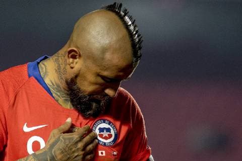 FuÃŸball, Copa America, Japan - Chile 17th June 2019, Estadio Morumbi, Sao Paulo, Brazil; Copa America Football tournament, Chile versus Japan; Arturo Vidal of Chile taps the national logo on his chest in celebratiopn  ActionPlus12145182 L& xe9;oxPinheiro