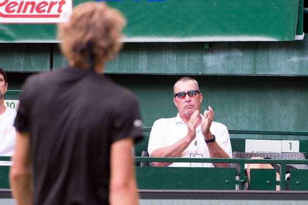Ivan LENDL re , coach, former tennis professional applauds his player Alexander ZVEREV GER , applauds, applauds, applauds, claps hands, claps hands, applause, claps, cheers, cheers, cheers, celebrate, gestures, gestures, tennis, 27 NOVENTI Open 2019, ATP World Tour on 17 06 2019 in Halle Westf Germany Â
