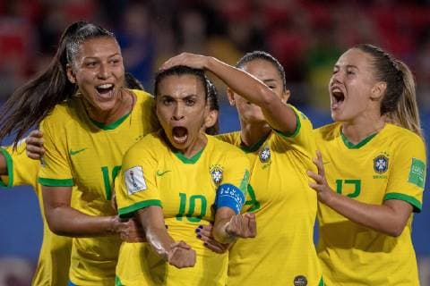 June 18, 2019 - Valenciennes, France - Brazil forward MARTA 10 celebrates her goal with Brazil forward DEBINHA 9 and Brazil midfielder ANDRESSINHA 17 during a Women s World Cup group C match at Stade du Hainaut in Valenciennes, France. Brazil defeats Italy 1 - 0 Women s World Cup 2019 France - Brazil defeats Italy 1 - 0 - ZUMAs192 20190618_zap_s192_022 Copyright: xMarkxSmithx