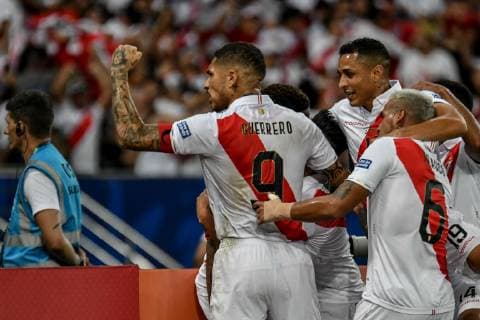Bolivia vs. Peru RIO DE JANEIRO, RJ - 18.06.2019: BOLIVIA VS. PERU - Jefferson Farfán marks the second Peruvian goal during a match between Bolivia and Peru, valid for the group stage of the Copa America 2019, held on Tuesday (18) at the Maracanã Stadium in Rio de Janeiro, RJ. (Photo: Nayra Halm Fotoarena) x1749697x  NayraxHalm