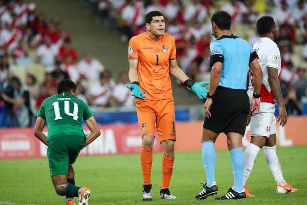 June 18, 2019 - Rio De Janeiro, RIO DE JANEIRO, BRASIL - Bolivia and Peru hold a match valid for the second phase of Copa America Brasil 2019, on tuesday afternoon (18), at the Jornalista Mario Filho Stadium (MaracanoÂ£) in Rio de Janeiro- RJFoto: Andre Melo Andrade BOLIVIA X PERU - ZUMAa187 20190618_zsa_a187_118 Copyright: xAndrexMeloxAndrade AmxPressx&xImx