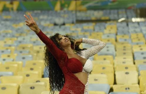 Fußball, Copa America, Internationale Medien offenbar begeistert von weiblichem Fan Perus June 18, 2019 - Rio De Janeiro, RIO DE JANEIRO, BRAZIL - June 18....Copa America Football..Peruvian fans having fun during the match between Peru and Bolivia in the MaracanoÂ£ stadium...., 2019.. Rio De Janeiro, : ZUMA Wire) World News - June 18, 2019 - ZUMAt142 91909810st Copyright: xFabioxTeixeirax