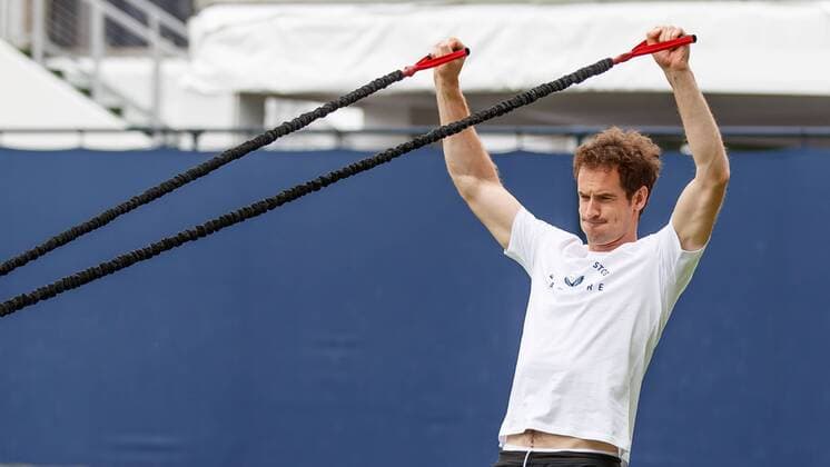Sport Bilder des Tages Tennis - 2019 Queen™s Club Fever-Tree Championships - Day Three, Wednesday Men™s Singles, First Round: Juan Martin Del Potro (ARG) Vs. Denis Shapovalov (CAN) Andy Murray (GBR) warms up on the practice courts. COLORSPORT DANIEL BEARHAM  csp_Que_d3_190619_