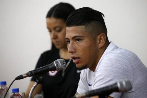 Futbol, conferecnia de prensa de la seleccion chilena El arquero de la seleccion chilena Brayan Cortez habla con los medios de comunicacion durante una conferencia de prensa realizada en el hotel Catussaba de Salvador de Bahia, Brasil. 19 06 2019 Andres Pina Photosport Football, Chilean national team, Nationalteam press conference, PK, Pressekonferenz Chile s goalkeeper Brayan Cortez speaks to the medias during a press conference held at the Catussaba hotel in Salvador de Bahia, Brazil. 19 06 2019 Andres Pina Photosport Conferencia de la seleccion chilena en el hotel Catussaba 