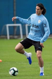 Uruguay s national soccer team player Edinson Cavani participates in a training session of the team at the headquarters of the Brazilian soccer team Gremio, in Porto Alegre, Brazil, 19 June 2019. Uruguay s national soccer team training session !ACHTUNG: NUR REDAKTIONELLE NUTZUNG!  Copyright: xSebastiaoxMoreirax COPAME922 20190619-636965636029095042