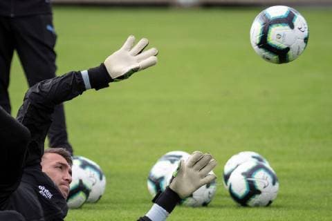 Uruguay s national soccer team goalkeeper Fernando Muslera participates in a training session of the team at the headquarters of the Brazilian soccer team Gremio, in Porto Alegre, Brazil, 19 June 2019. Uruguay s national soccer team training session !ACHTUNG: NUR REDAKTIONELLE NUTZUNG!  Copyright: xSebastiaoxMoreirax COPAME920 20190619-636965636090033276