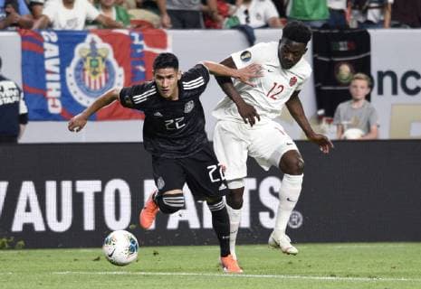 Mexico s defender Jorge Sanchez (L) fights off Canada s midfielder Alphonso Davies (R) for the ball during the second half of their Gold Cup s Group A match, at Broncos Stadium at Mile High in Denver, CO, USA, 19 June 2019. Mexico defeated Canada by 3-1. Mexico vs. Canada !ACHTUNG: NUR REDAKTIONELLE NUTZUNG!  Copyright: xToddxPiersonx GRAF1342 20190620-636966161270087638