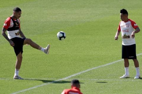 Peru s national soccer team players Paolo Guerrero (L) and Christian Cueva attend a training session at the Pacaembu stadium, in Sao Paulo, Brazil, 20 June 2019. Peru will face Brazil on Saturday in a match for group A of Copa America 2019. Training of Peru in Copa America !ACHTUNG: NUR REDAKTIONELLE NUTZUNG!  Copyright: xFernandoxBizerraxJr.x COPAME1109 20190620-636966540839597825