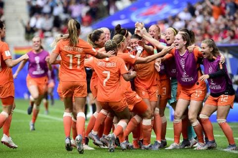 Joie des joueuses des Pays Bas apres le but de Anouk Dekker (Pays Bas) FOOTBALL : Pays Bas vs Canada - Coupe du Monde Feminine - Reims - 20 06 2019 JBAutissier Panoramic 