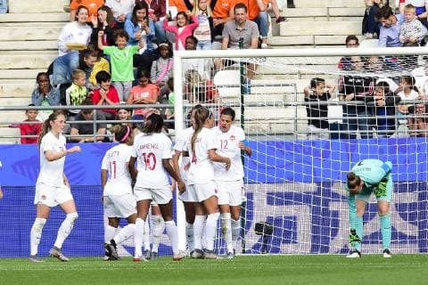Joie des joueuses du Canada apres le but de Christine Sinclair (Canada) FOOTBALL : Pays Bas vs Canada - Coupe du Monde Feminine - Reims - 20 06 2019 JBAutissier Panoramic 