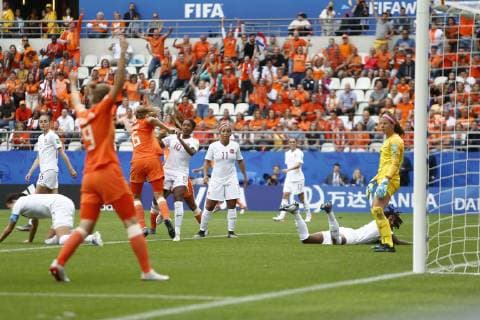 REIMS, 20-06-2019 ,Stade Auguste-Delaune, World Championship, WM, Weltmeisterschaft 2019 , Nederland - Canada Women , Netherlands celebrating the 1-0 during the match Nederland - Canada Women Nederland - Canada Women  x3722406x Copyright: